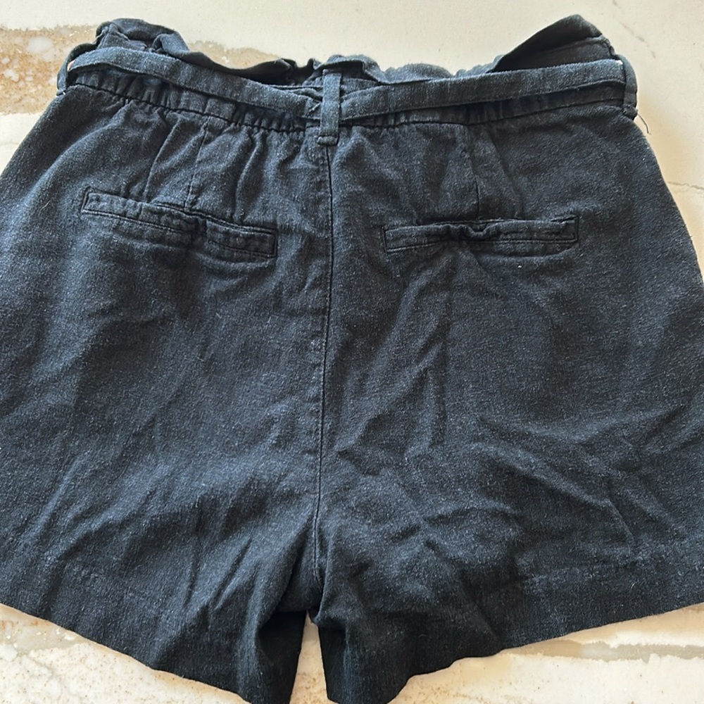 Old Navy black linen paper bag waist shorts with tie, size 0 - Picture 6 of 6